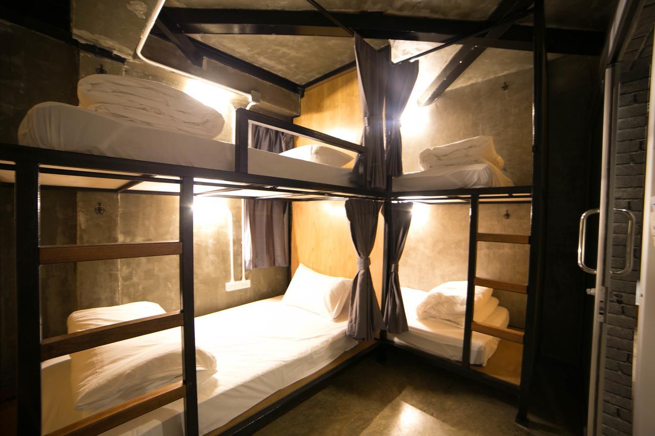 In My Bed Hostel Бангкок Екстер'єр фото