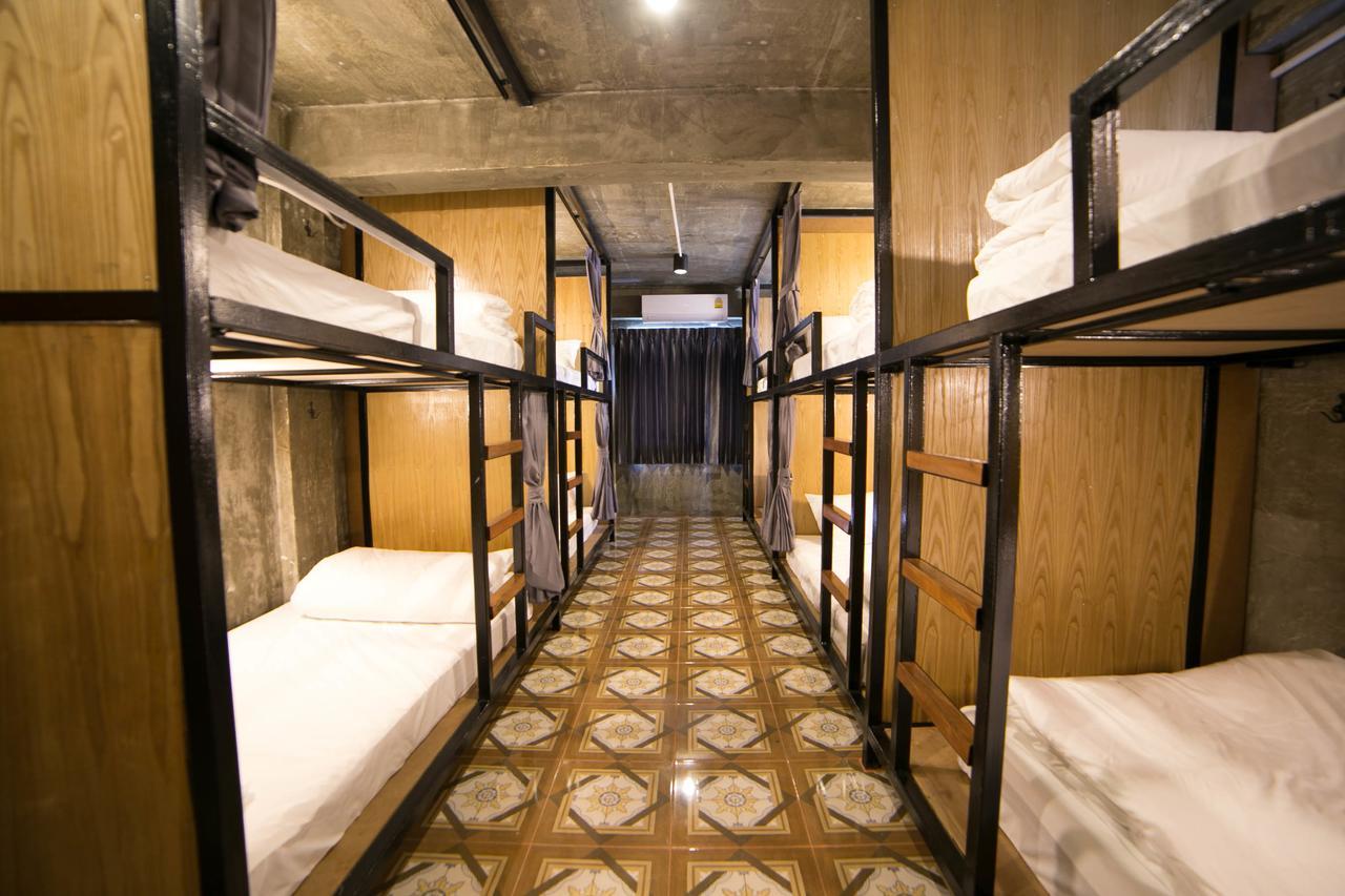 In My Bed Hostel Бангкок Екстер'єр фото